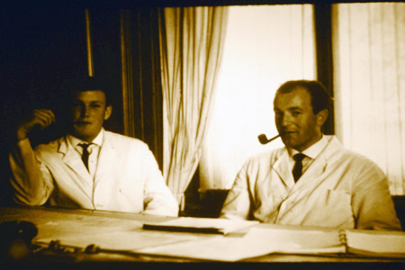 Bernhard Bürgin (rechts) mit einem Mitarbeiter zum Zeitpunkt der Firmengründung in den 60er-Jahren
